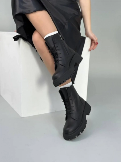 Ботинки женские кожаные черные на черной подошве низкий ход зимние фото 12 — интернет-магазин Tapok