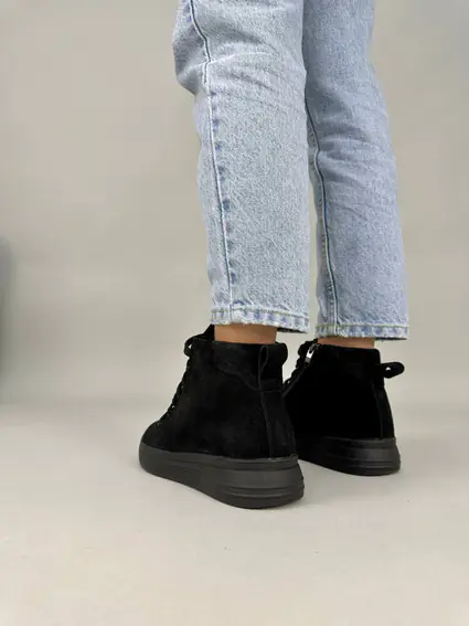 Ботинки женские замшевые черные на низком ходу демисезонные фото 6 — интернет-магазин Tapok