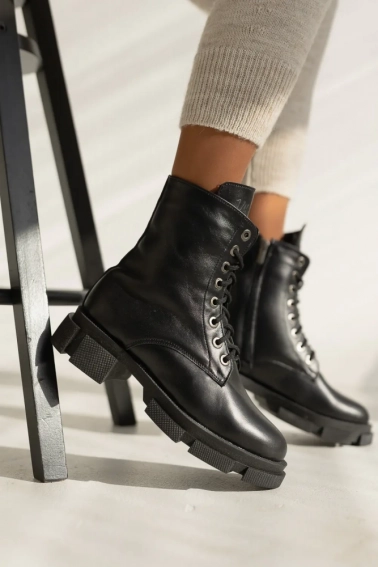 Жіночі черевики шкіряні зимові чорні Yuves 1270 На меху фото 11 — інтернет-магазин Tapok