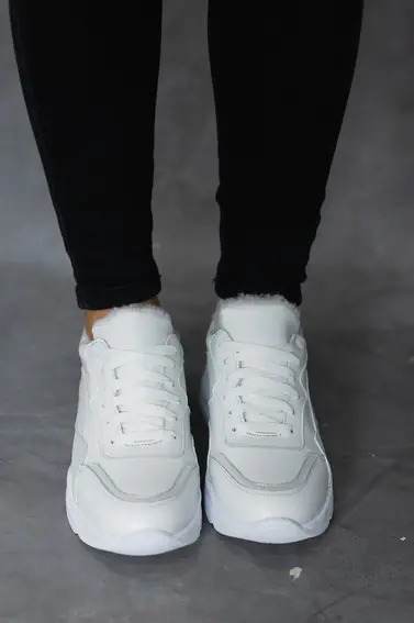 Жіночі кросівки шкіряні зимові білі Yuves 97780 На меху фото 4 — інтернет-магазин Tapok