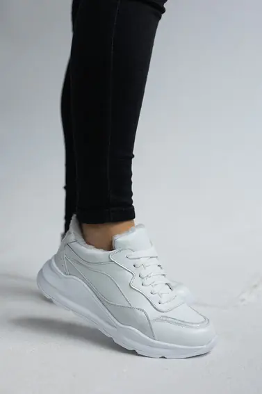 Жіночі кросівки шкіряні зимові білі Yuves 97780 На меху фото 9 — інтернет-магазин Tapok