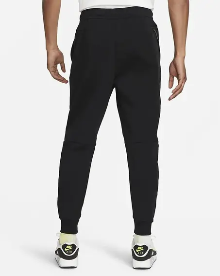 Брюки мужские Nike Sportswear Tech Fleece Men S Joggers (DR6171-010) фото 2 — интернет-магазин Tapok