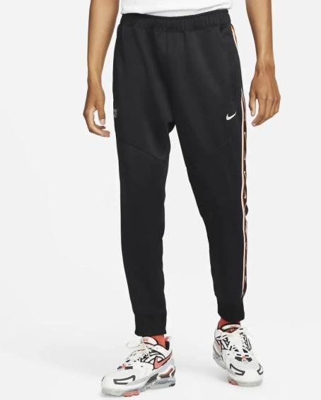 Толстовка Nike M NSW REPEAT SW PK JOGGER DX2027-010 фото 1 — интернет-магазин Tapok