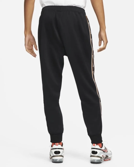 Толстовка Nike M NSW REPEAT SW PK JOGGER DX2027-010 фото 2 — интернет-магазин Tapok