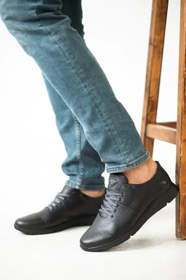 Чоловічі кросівки шкіряні весняно-осінні чорні Milord Olimp фото 4 — інтернет-магазин Tapok