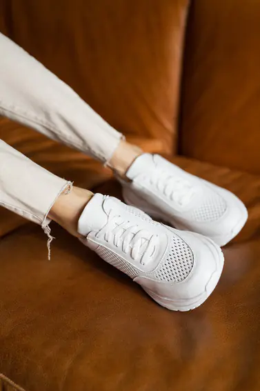 Жіночі кросівки шкіряні літні білі Yuves 3011 Перфорація фото 3 — інтернет-магазин Tapok