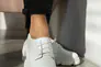 Жіночі туфлі шкіряні весняно-осінні білі Yuves 155 Original Фото 2