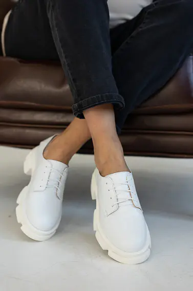 Жіночі туфлі шкіряні весняно-осінні білі Yuves 155 Original фото 4 — інтернет-магазин Tapok