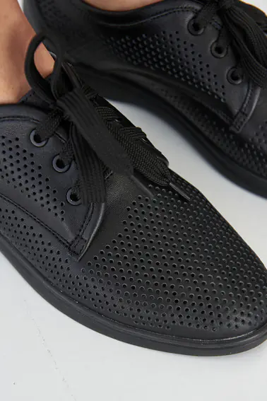 Женские туфли кожаные летние черные Ydg 21257/1 перфорация на шнурках фото 8 — интернет-магазин Tapok
