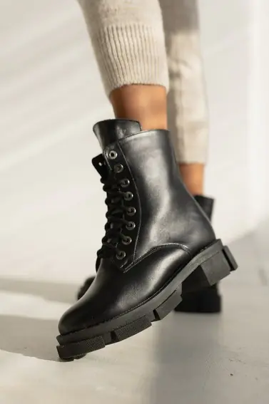 Женские ботинки кожаные зимние черные Yuves 1270 фото 1 — интернет-магазин Tapok