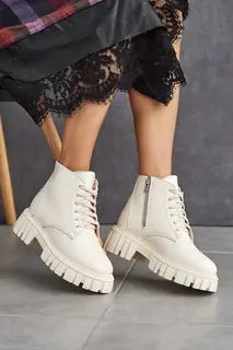Женские ботинки кожаные зимние молочные Yuves 21153