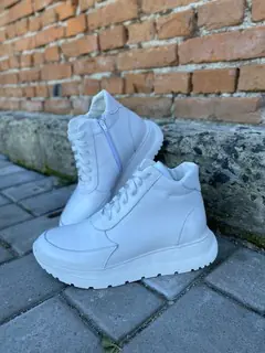 Жіночі кросівки шкіряні зимові білі Emirro 010  хутро