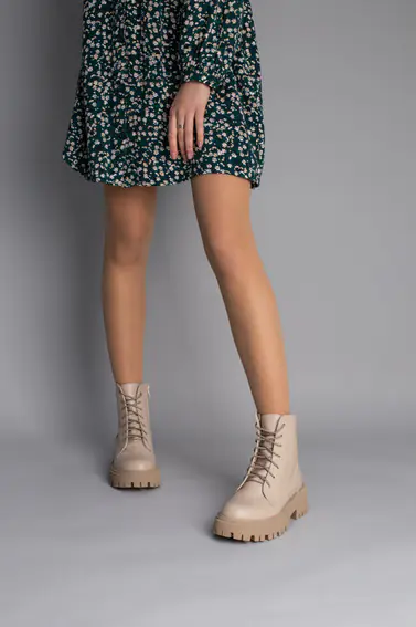Ботинки женские кожаные цвета латте низкий ход зимние фото 5 — интернет-магазин Tapok