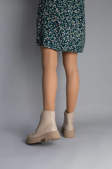 Ботинки женские кожаные цвета латте низкий ход зимние фото 6 — интернет-магазин Tapok