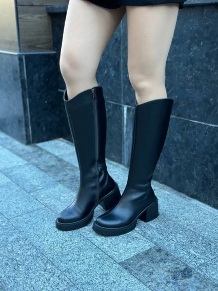 Сапоги женские кожаные черного цвета на каблуке демисезонные фото 10 — интернет-магазин Tapok