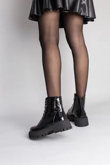 Ботинки женские кожа наплак черные на черной подошве низкий ход зимние фото 6 — интернет-магазин Tapok