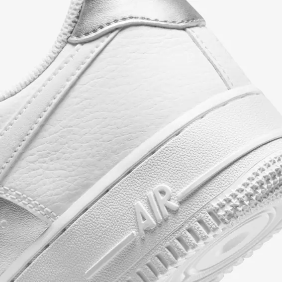 Кросівки жіночі Nike Air Force 1 '07 Women's Shoe (DD8959-104) фото 5 — інтернет-магазин Tapok