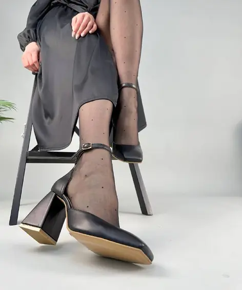 Туфли женские кожаные черные на каблуке фото 9 — интернет-магазин Tapok