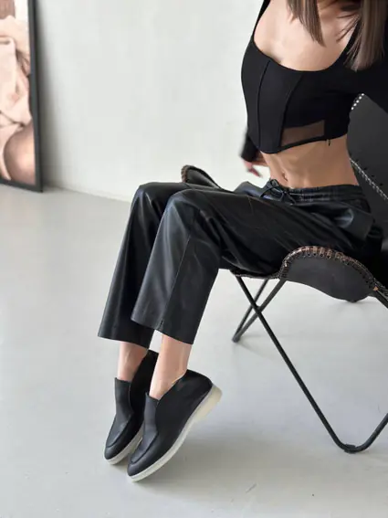 Лофери жіночі шкіра флотар чорного кольору фото 1 — інтернет-магазин Tapok