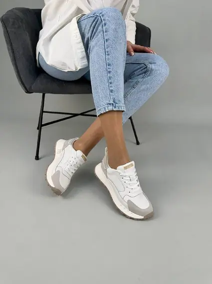 Кроссовки женские кожаные белые с вставками серой замши фото 5 — интернет-магазин Tapok