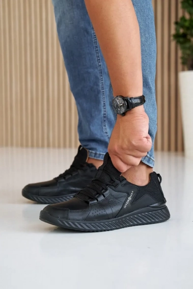 Мужские кроссовки кожаные весенне-осенние черные Nivas 003 фото 1 — интернет-магазин Tapok