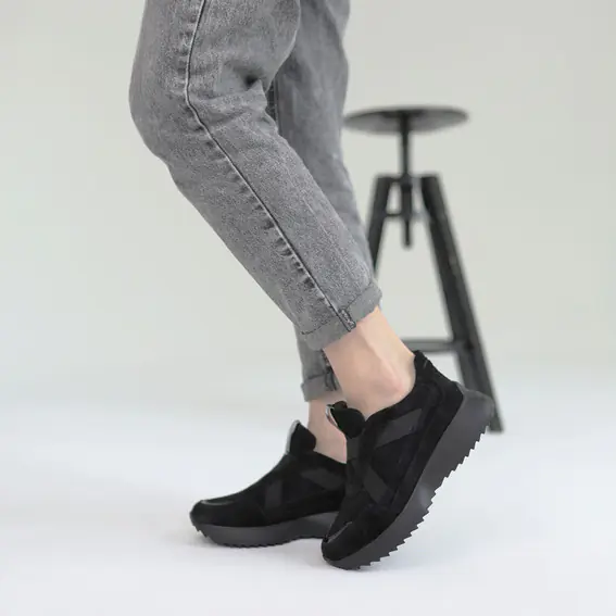 Кросівки жіночі замшеві 584993 Чорні фото 1 — інтернет-магазин Tapok