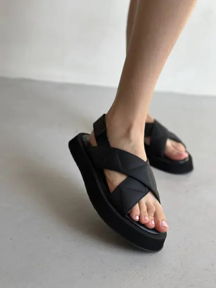 Босоніжки жіночі шкіряні чорного кольору фото 2 — інтернет-магазин Tapok