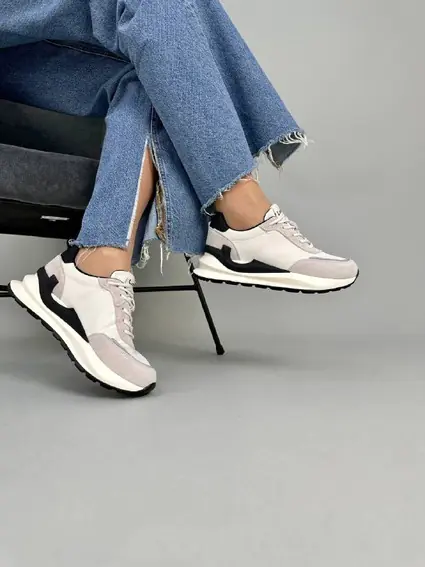 Кросівки жіночі з нейлону білого кольору зі вставками шкіри та нубука фото 9 — інтернет-магазин Tapok