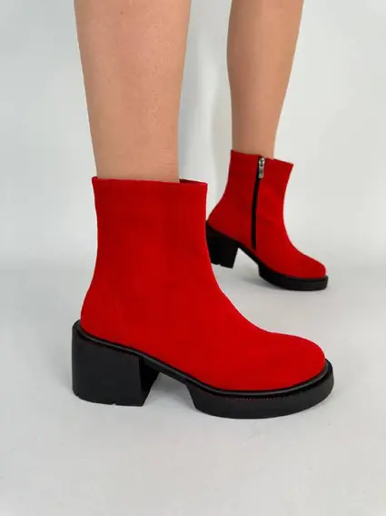 Ботинки женские замшевые красные на каблуках демисезонные фото 1 — интернет-магазин Tapok