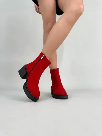 Ботинки женские замшевые красные на каблуках демисезонные фото 5 — интернет-магазин Tapok