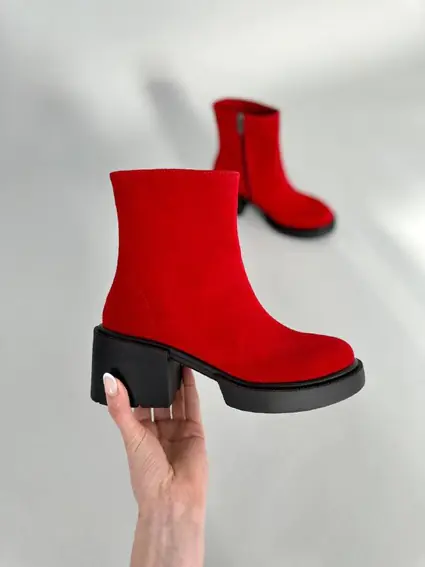Ботинки женские замшевые красные на каблуках демисезонные фото 13 — интернет-магазин Tapok