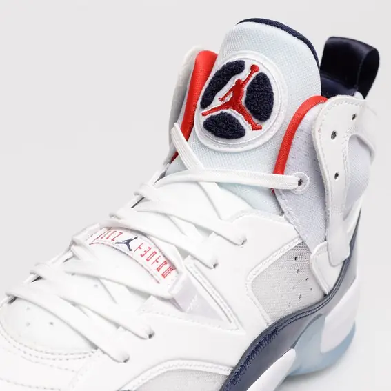 Кроссовки мужские Jordan Jumpman Two Trey (DO1925-102) фото 6 — интернет-магазин Tapok