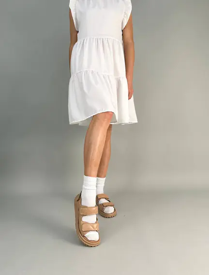 Босоніжки жіночі шкіряні бежевого кольору стьобані фото 6 — інтернет-магазин Tapok