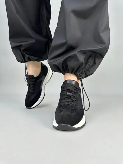 Кросівки жіночі замшеві чорні із вставками шкіри та сітки фото 3 — інтернет-магазин Tapok