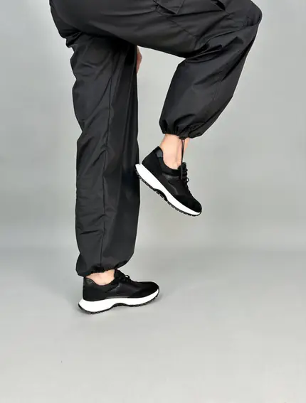 Кросівки жіночі замшеві чорні із вставками шкіри та сітки фото 5 — інтернет-магазин Tapok