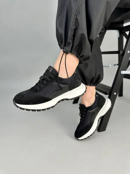 Кросівки жіночі замшеві чорні із вставками шкіри та сітки фото 7 — інтернет-магазин Tapok