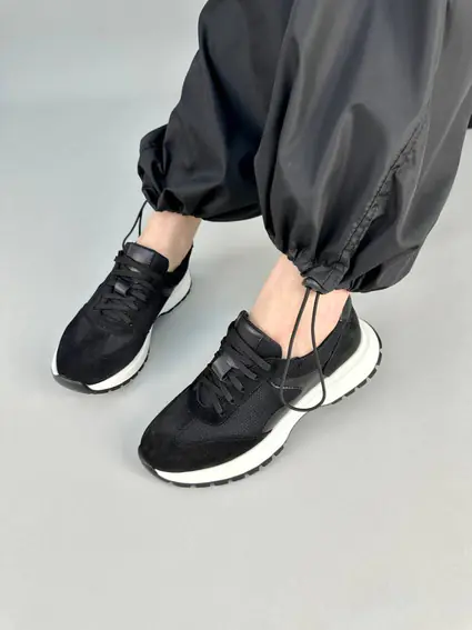 Кросівки жіночі замшеві чорні із вставками шкіри та сітки фото 8 — інтернет-магазин Tapok
