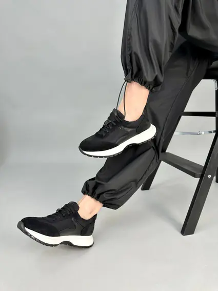 Кросівки жіночі замшеві чорні із вставками шкіри та сітки фото 9 — інтернет-магазин Tapok