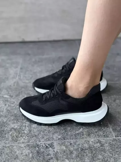 Кросівки жіночі замшеві чорні із вставками шкіри та сітки фото 19 — інтернет-магазин Tapok