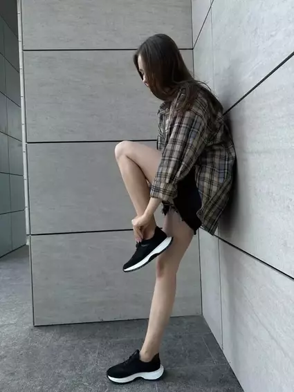 Кросівки жіночі замшеві чорні із вставками шкіри та сітки фото 22 — інтернет-магазин Tapok