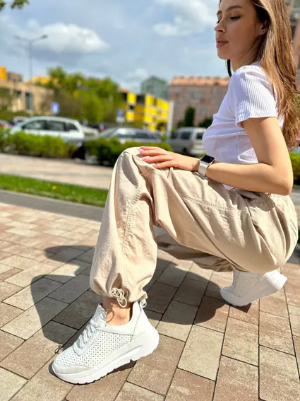 Кроссовки женские кожаные белые с перфорацией фото 5 — интернет-магазин Tapok