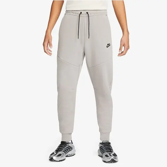 Брюки чоловічі Nike Sportswear Tech Fleece Joggers (DV0538-016) фото 1 — інтернет-магазин Tapok