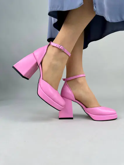 Босоножки женские кожаные розового цвета на каблуках фото 2 — интернет-магазин Tapok