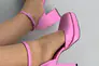 Босоножки женские кожаные розового цвета на каблуках Фото 11