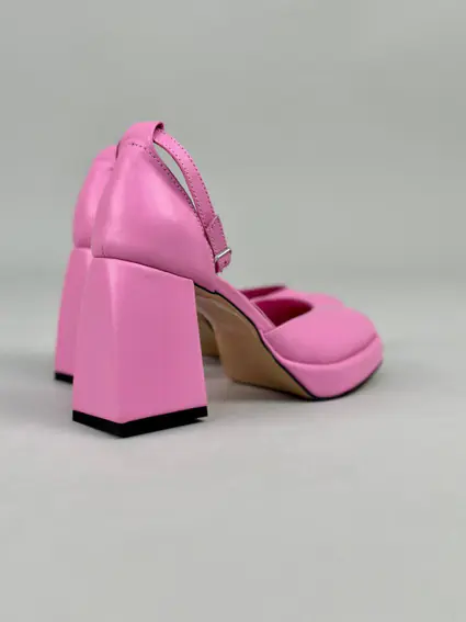 Босоножки женские кожаные розового цвета на каблуках фото 14 — интернет-магазин Tapok