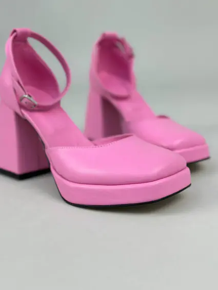 Босоножки женские кожаные розового цвета на каблуках фото 15 — интернет-магазин Tapok