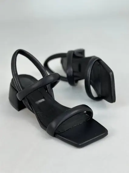 Босоножки женские кожаные черные на каблуке фото 15 — интернет-магазин Tapok
