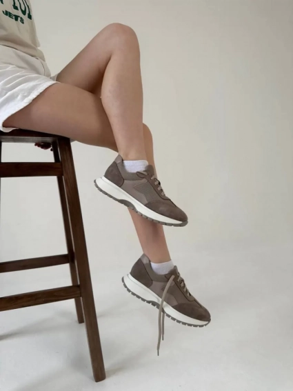 Кросівки жіночі замшеві бежеві з вставками шкіри та сітки фото 17 — інтернет-магазин Tapok
