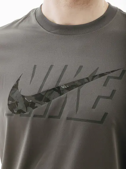 Футболка Nike M NK DF TEE RLGD CAMO DZ2741-068 фото 7 — интернет-магазин Tapok
