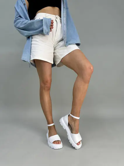 Босоножки женские кожаные белого цвета фото 4 — интернет-магазин Tapok